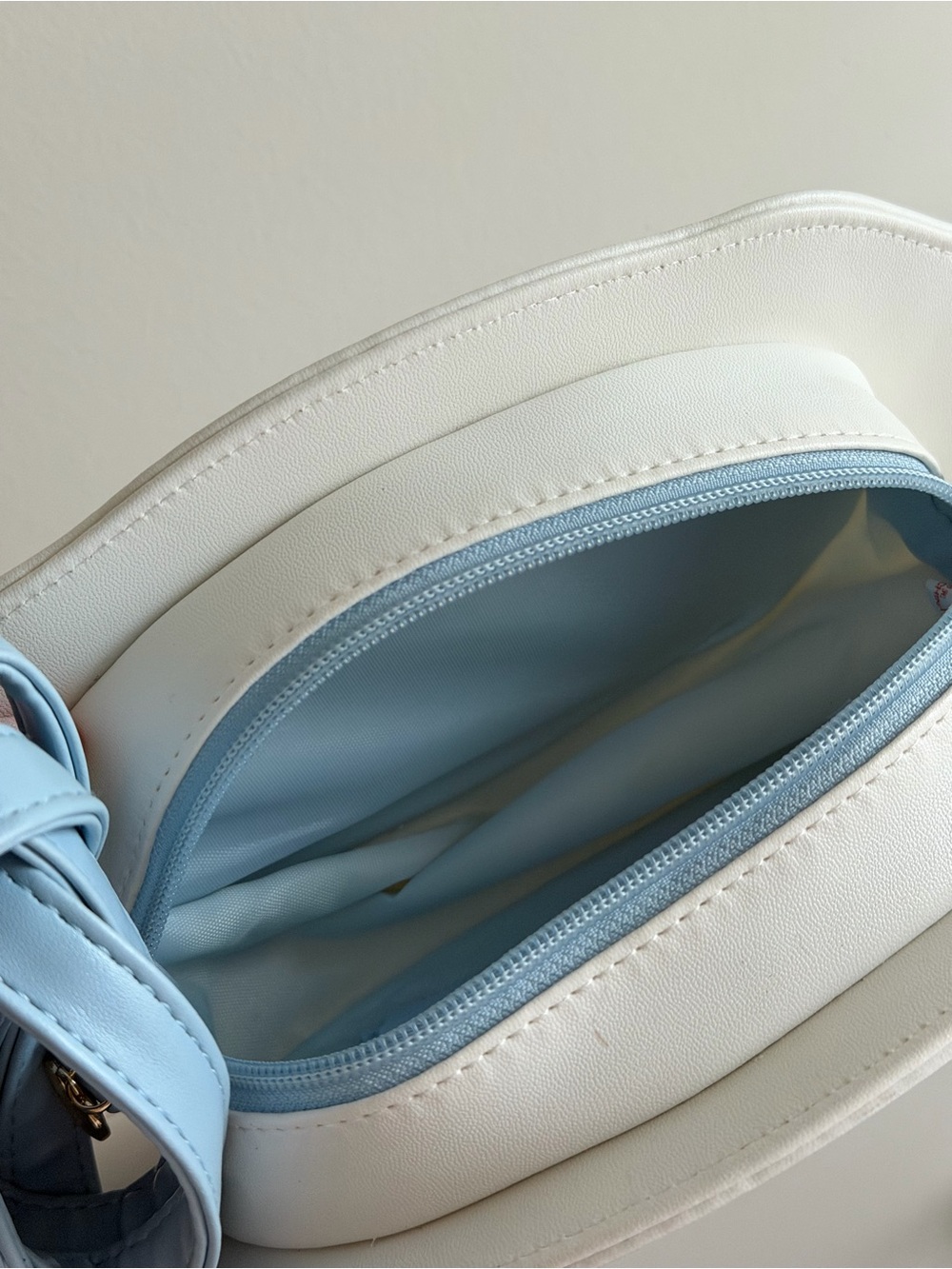 Cinnamoroll Crossbody Purse - Picture 6 of 7